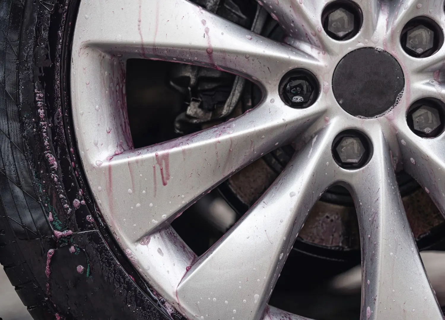 Wheels and Tires Iron decontamination application